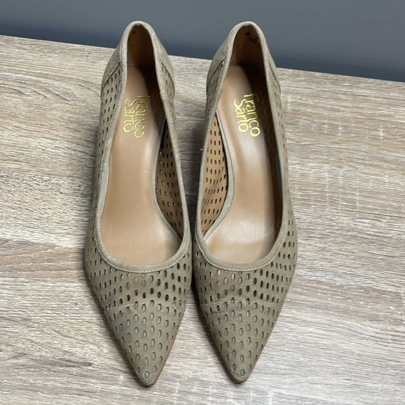 Franco Sarto Dew Perforated Kitten Heel Shoes Nude Genuine Suede Pointed Toe 9 - Picture 4 of 9